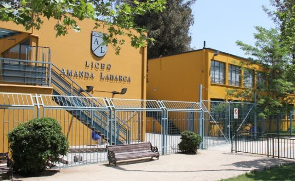 Liceo Amanda Labarca se suma a Local Compost Vitacura