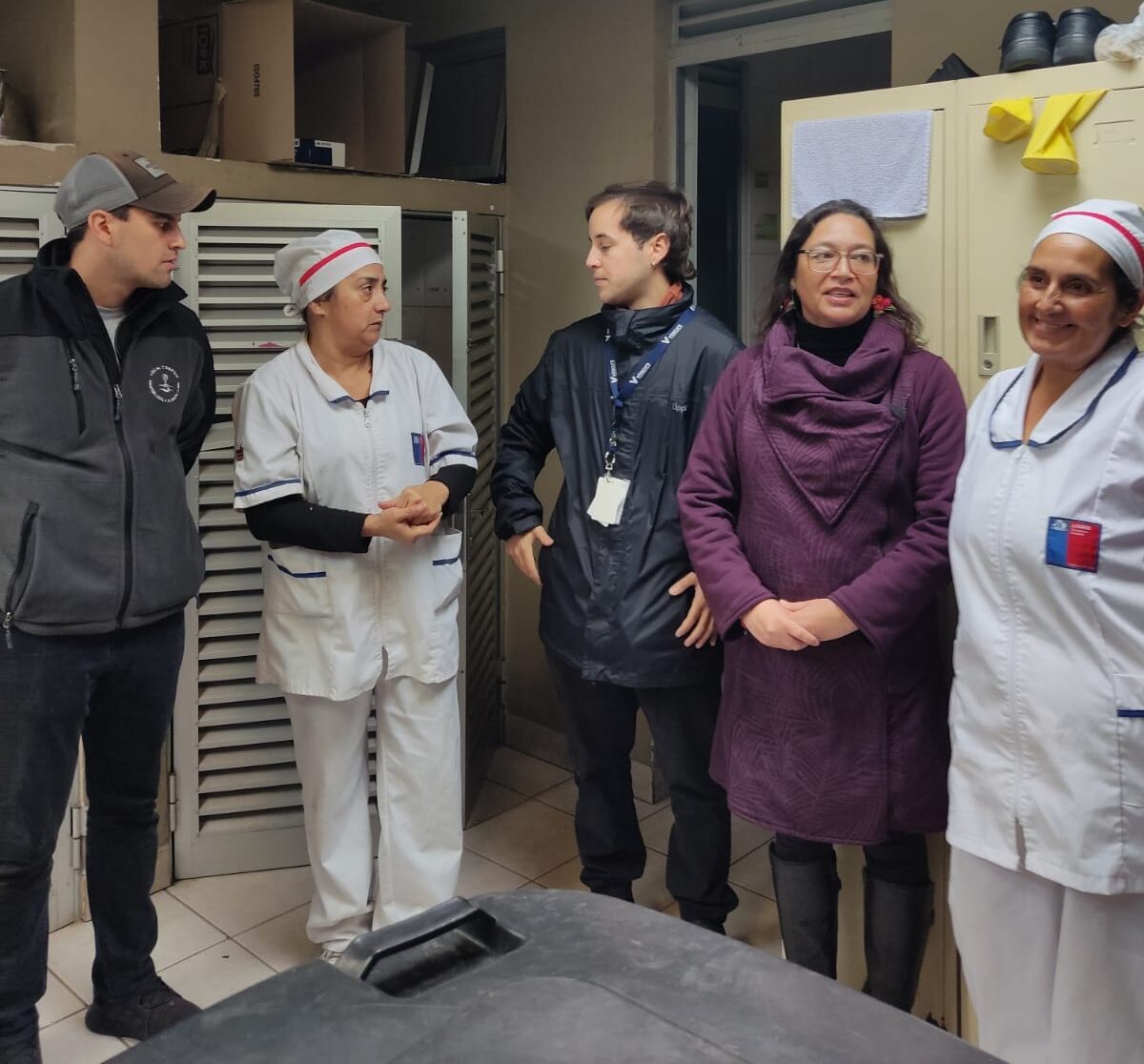 El Colegio Antártica Chilena realiza su primer retiro de compostaje con el programa de Residuos Orgánicos